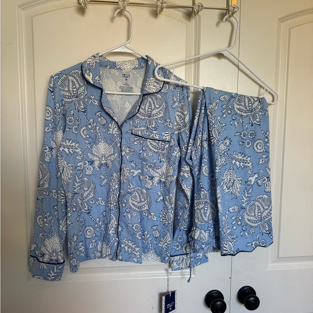 Roller rabbit Blue Paisley Button-Down Pajama Set